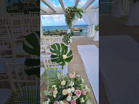 Ceremonia tropical en punta cana capcana #wedding #tropical #weddingday
